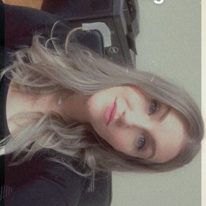 Meet your Posher, Carly